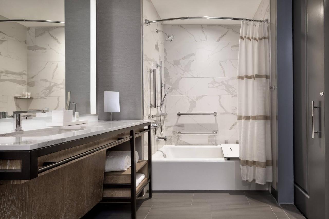 Marriott Dallas Uptown Bagian luar foto